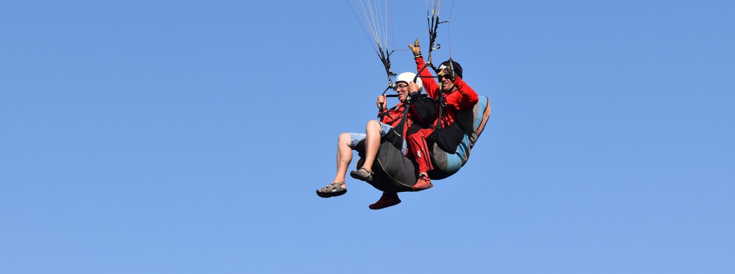 Baptême de l'air en parapente
Envie de découvrir la région sous un autre angle ? Et pourquoi pas en prenant un peu de hauteur avec un baptême de l'air 1